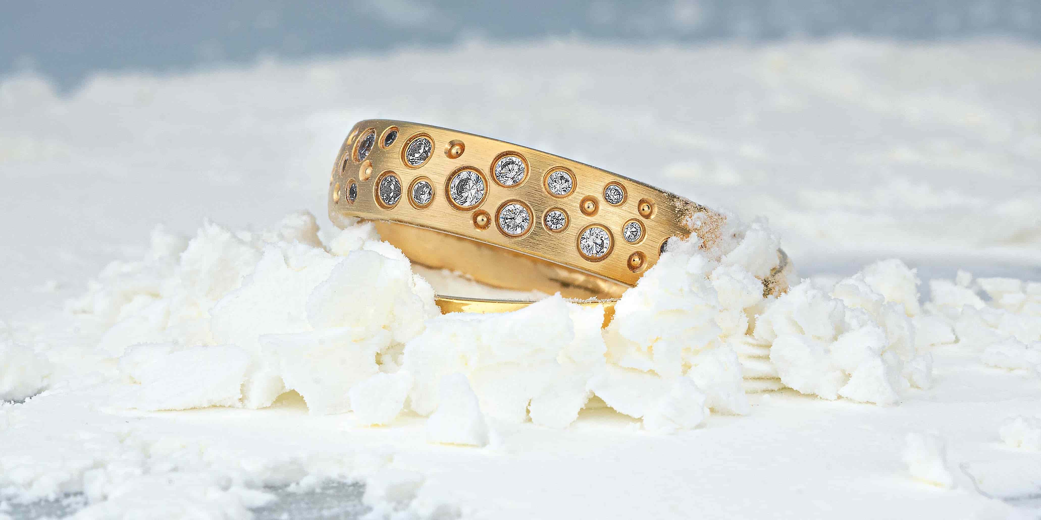 Forårets smukkeste løfte – vielsesringe til brylluppet