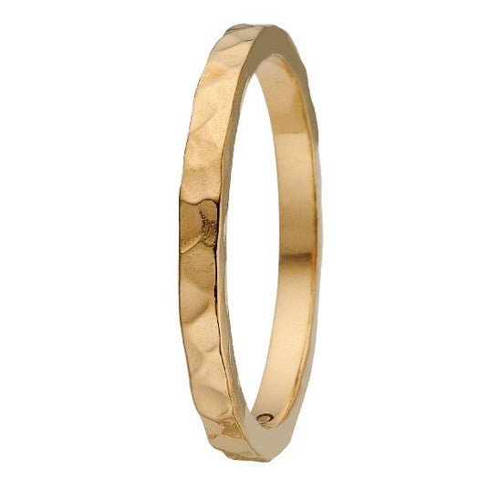 Christina Collect EXPERIENCE ring fra Christina Jewelry & Watches i forgyldt sølv med hammerslået overflade.