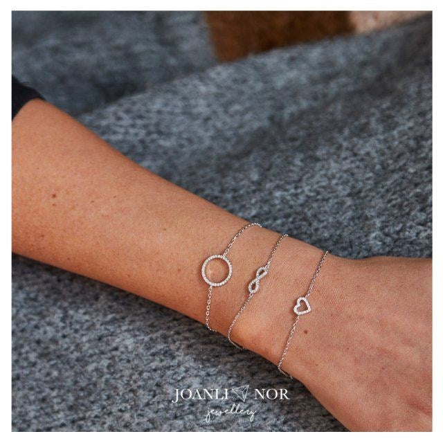 JoanliNor AIDANOR armbånd i forgyldt sølv med zirkonhjerte 17+3 cm