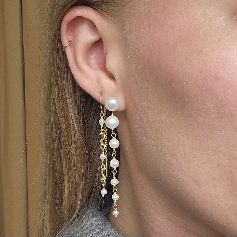 Aqua Dulce rhumba ørehængere i forgyldt sølv med ferskvandsperler 5 cm