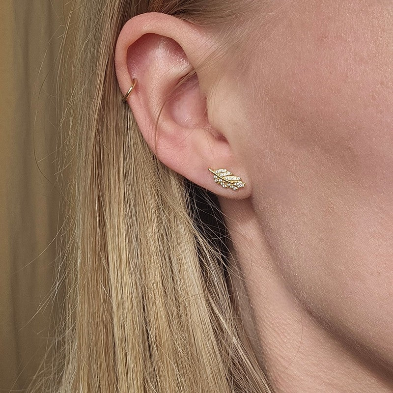 Leona ørestikker i forgyldt sterlingsølv fra Aqua Dulce med klare zirkonia, 11 mm