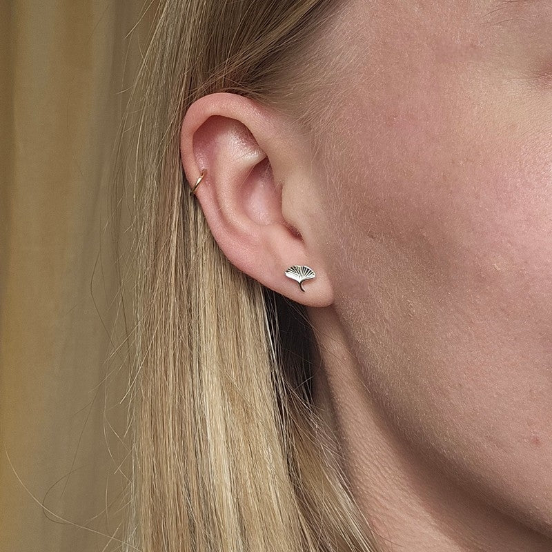 Biloba ørestikker i sterlingsølv fra Aqua Dulce