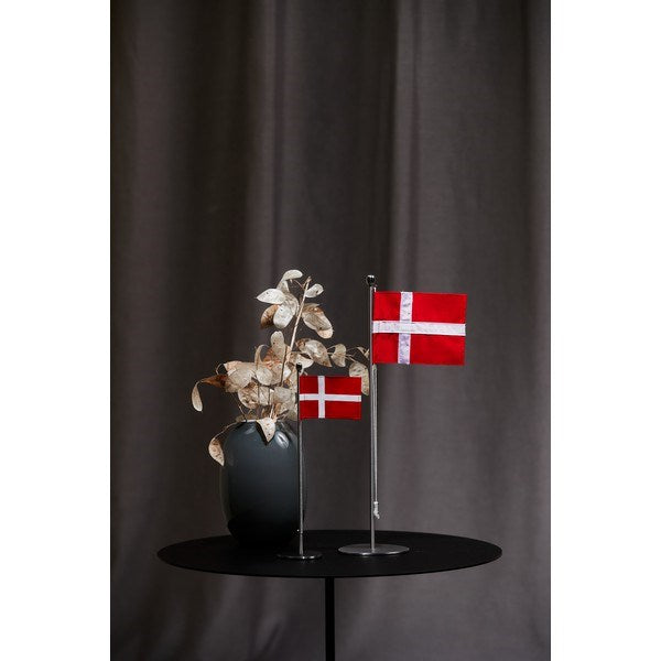 Piet Hein bordflag med Dannebrog i rustfrit stål, 35 cm