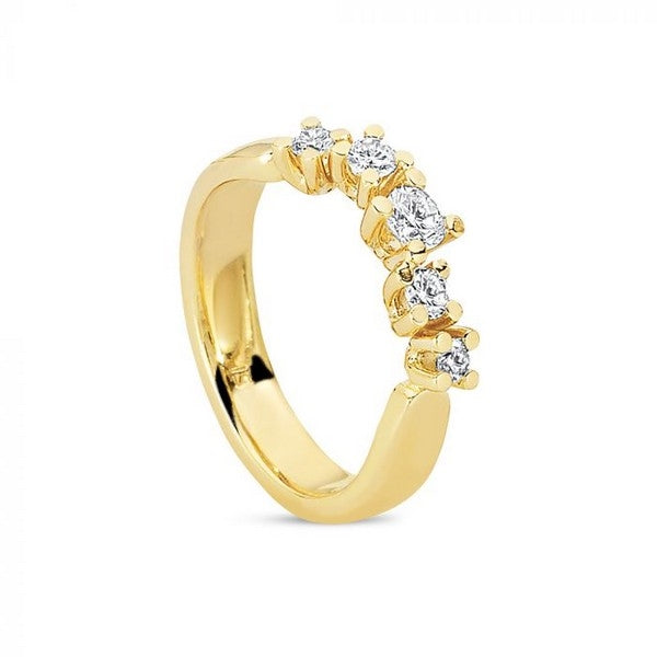 Diamond Twist ring fra Nuran i 14 karat guld med 5 Wesselton/Vs diamanter i asymmetrisk design.