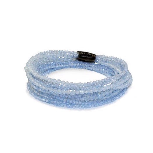 Story by Kranz & Ziegler armbånd med blå kvarts i facetterede perler, 54 cm S / 57 cm M.