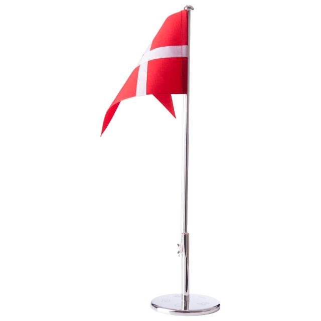 NOA Kids flagstang i forkromet metal med Dannebrog 40 cm fra Nordahl Andersen.