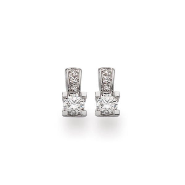 Kleopatra Queen ørestikker i 14 kt hvidguld med diamanter (0,13–0,23 ct) – elegante ørestikker med rundslibede diamanter.