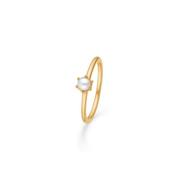 Poetry Solitaire ring i 14 karat guld med rund ferskvandsperle fra Mads Z Gold Label.