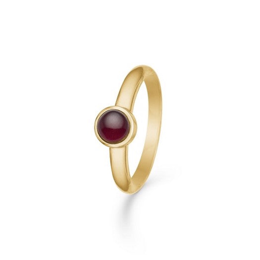 Cabochon ring i 14 karat guld med rubin fra Mads Z