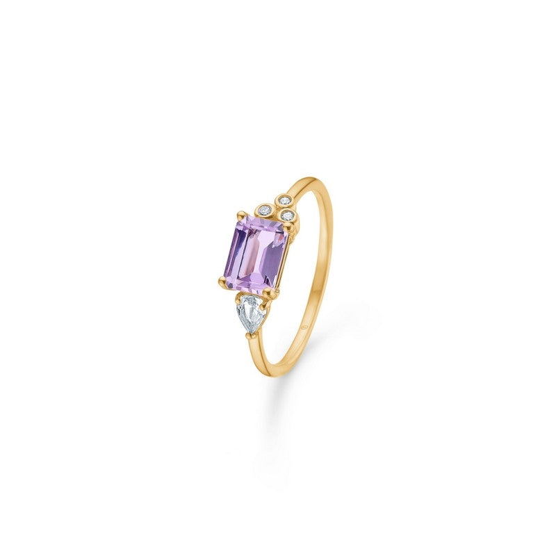 Mads Z Lavender ring i 14 kt guld med rektangulær ametyst, diamanter og hvid safir.