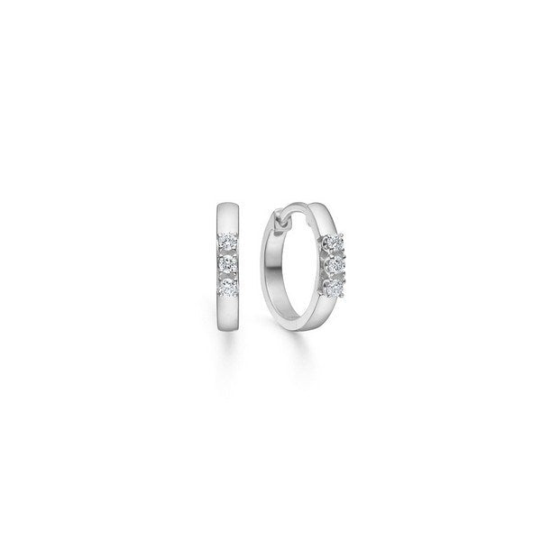 Mads Z crown alliance creoler i 14 karat hvidguld med 6 x 0,02 ct diamanter fra Gold Label-kollektionen.