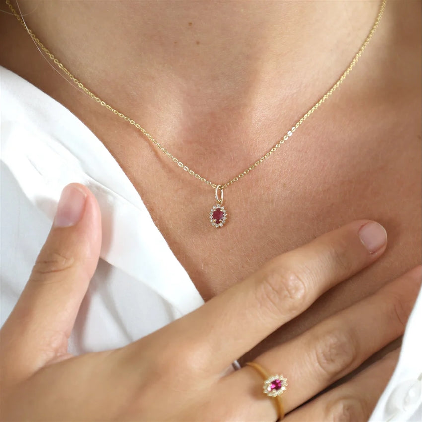 Aagaard halskæde i 8 kt guld med rubin og zirkonia 45 cm