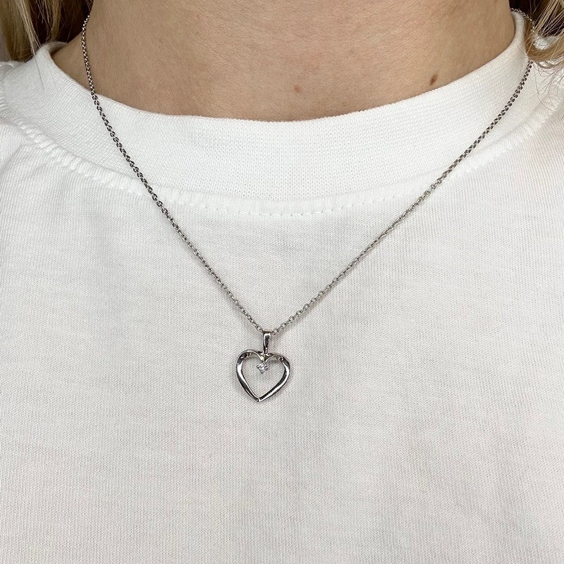 Siersbøl hjertevedhæng i 14 kt hvidguld med 0,025 ct diamant