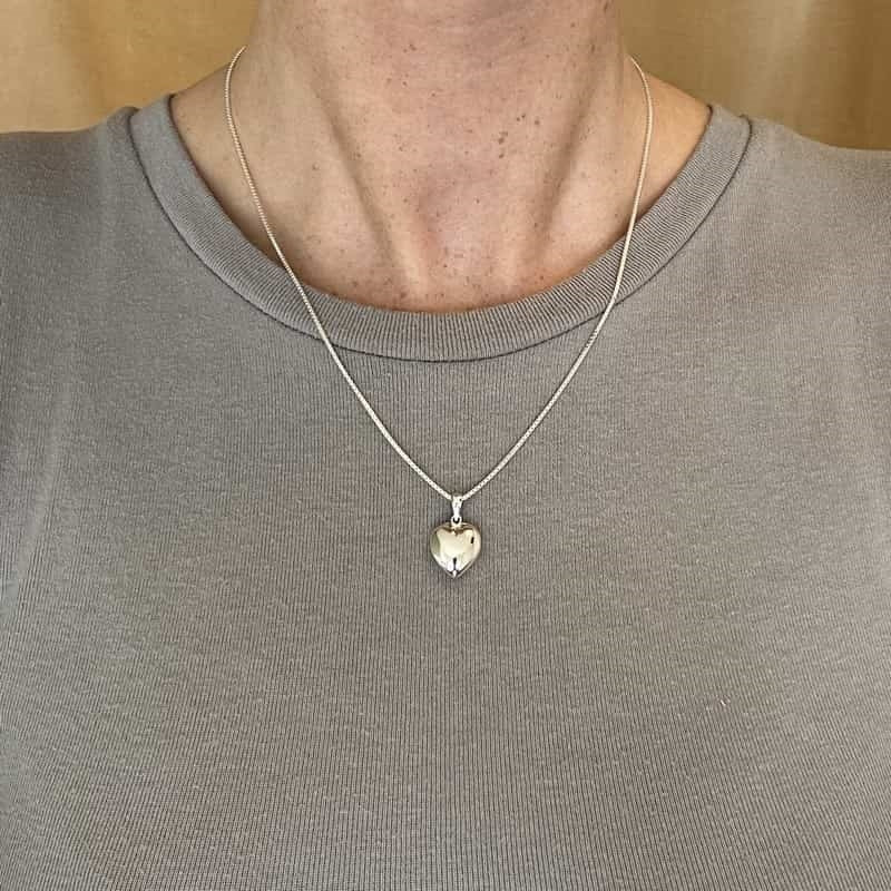 Hjerte vedhæng i rhodineret sølv fra Nordahl Andersen 8 mm