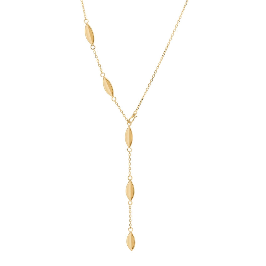 LEAVE52 halskæde fra Nordahl Jewellery i forgyldt sterlingsølv med justerbar længde og fem bladformede vedhæng.