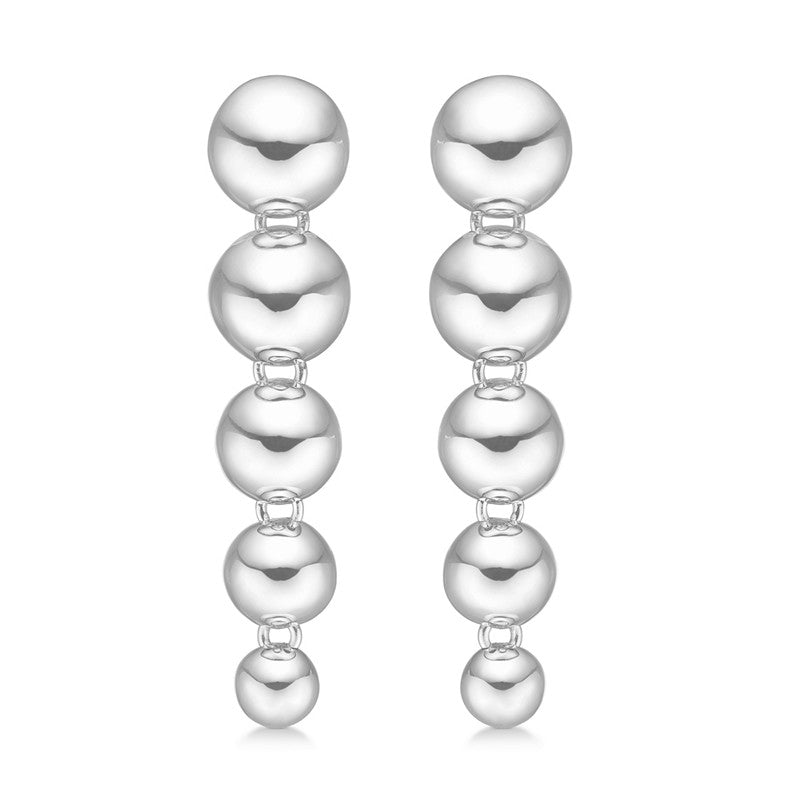 Biggest Ball øreringe fra Mads Z i Silver Label-kollektionen, hængende øreringe i sterlingsølv med fem sammenkædede kugler, 42 mm.