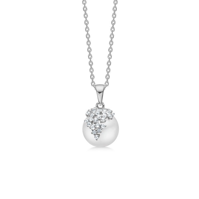 Chloé halskæde fra Mads Z i sterlingsølv med hvid perle og klare zirkonia fra Silver Label kollektionen.