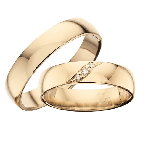 Klassiske Scrouples vielsesringe i 8 eller 14 kt guld med damering med 3 diamanter og 5 mm bredde.