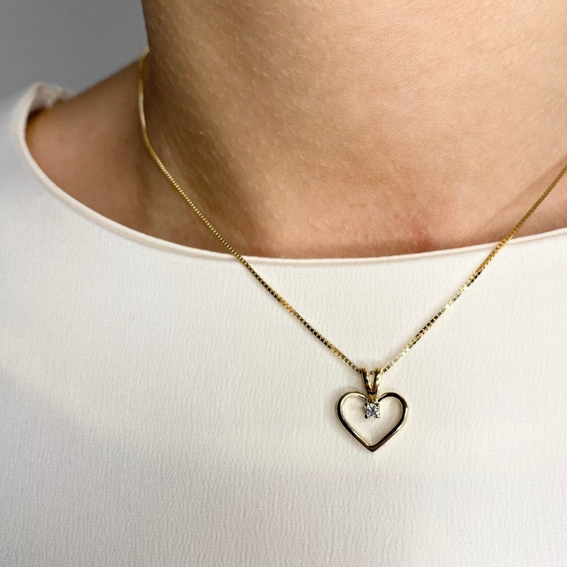 Kleopatra hjertevedhæng fra Scrouples i 14 kt guld med diamant (0,05–0,50 ct)