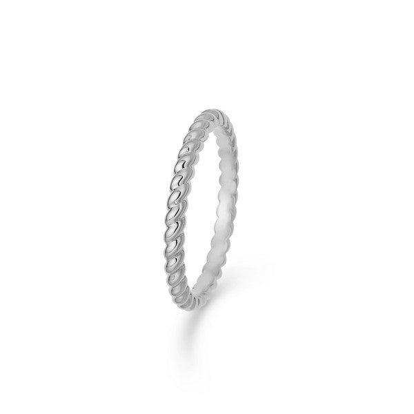 Poetry ring i sterlingsølv med snoet mønster fra Mads Z Silver Label.