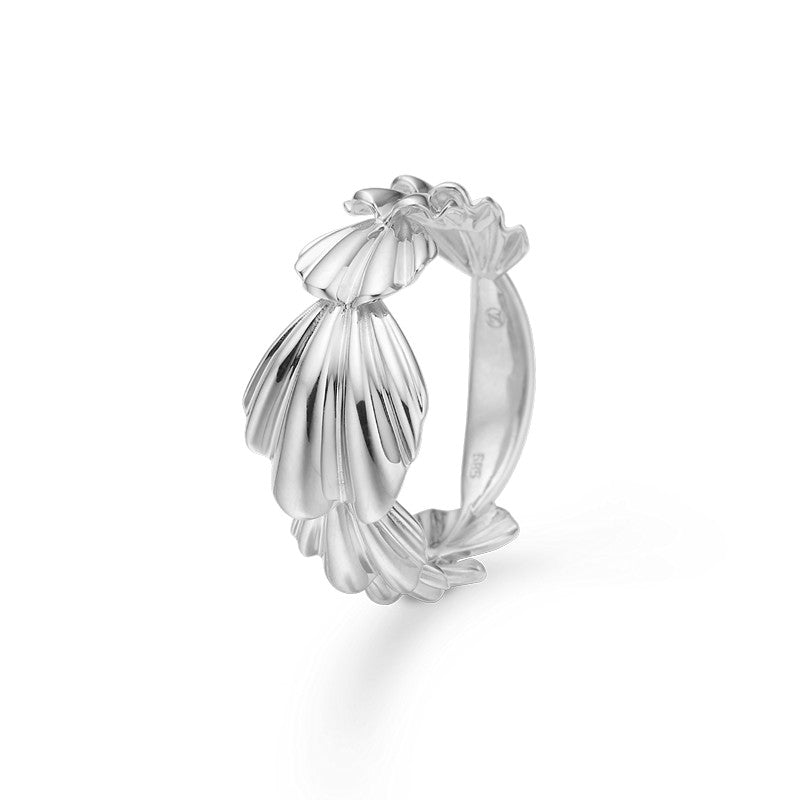 Velvet ring i 925 sterlingsølv med draperede linjer fra Mads Z.
