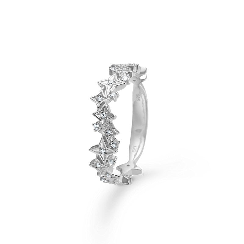 Mads Z smal Vesper ring i sterlingsølv med zirkonia fra Silver Label med stjerneformede detaljer.