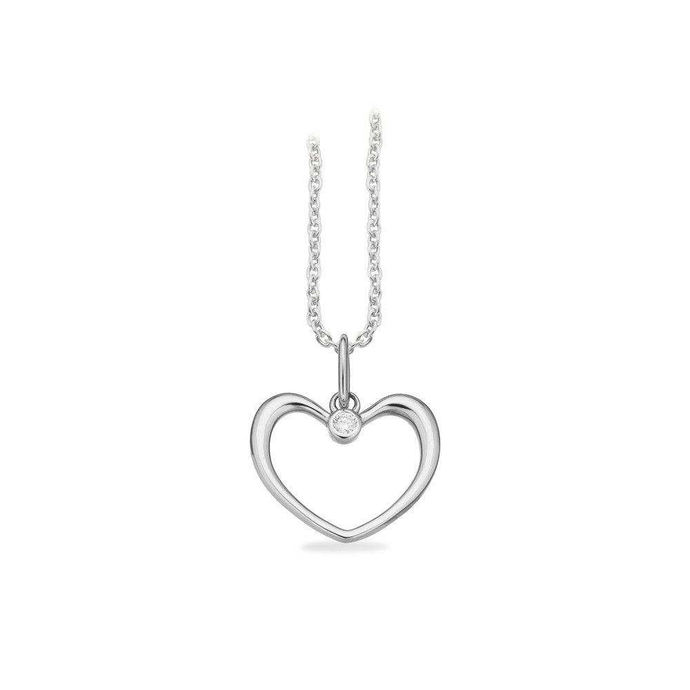 Scrouples hjertevedhæng i 8 kt hvidguld med 0,02 ct diamant og rhodineret sølvkæde 42–45 cm.