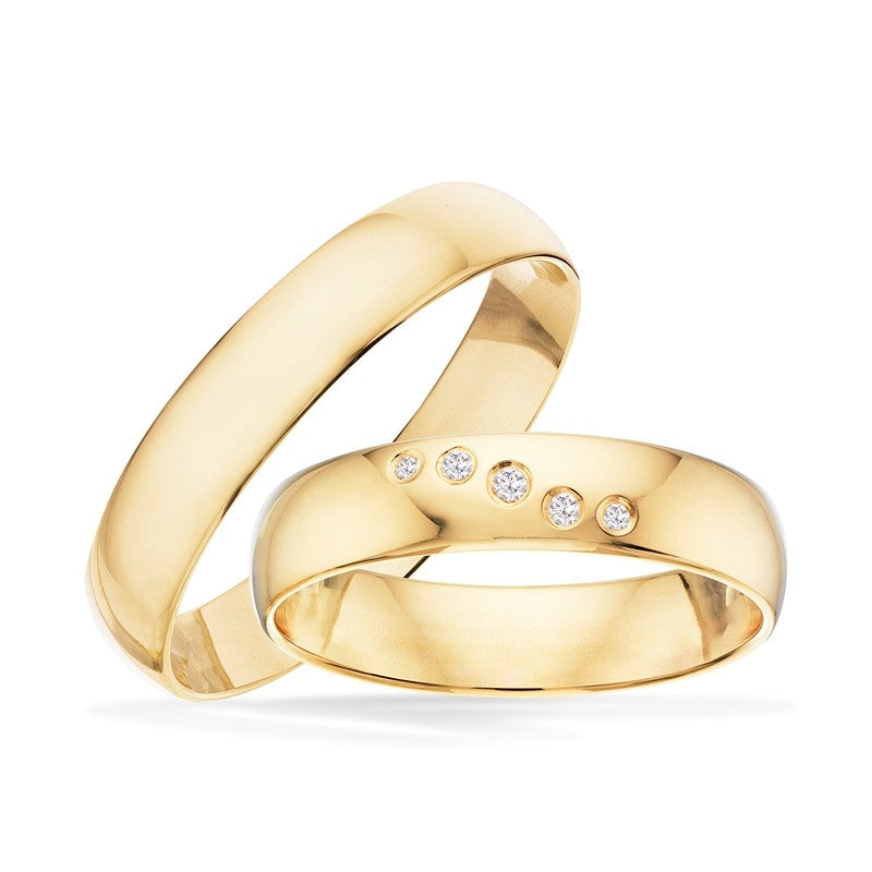 Smukke Scrouples vielsesringe i 8 eller 14 karat guld med 0,034 ct diamanter, 4,5 mm