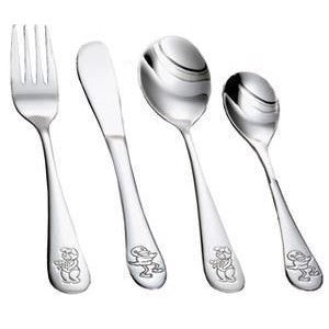 Bestiksæt med Bamse og Kylling i rustfrit stål fra Nordahl Andersen – børnebestik med motiv