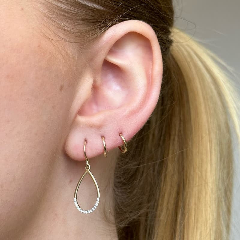 Siersbøl ørehængere i 8 kt guld med små zirkoner, 30 mm