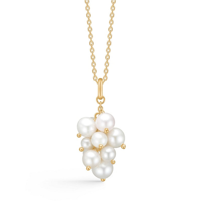 Coco vedhæng fra Mads Z White Label i 8 kt guld med klynge af kulturperler.