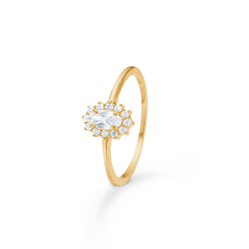 Mads Z Sirius ring i 8 kt guld med ovale og runde klare zirkonia fra White Label kollektionen.
