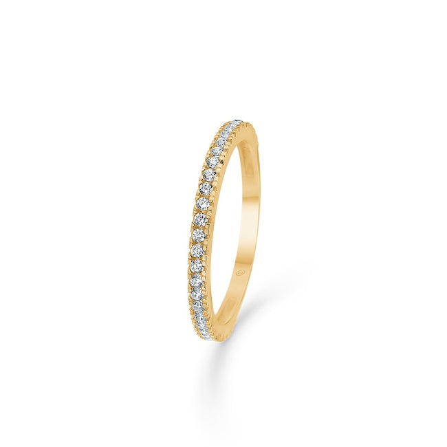 Sparkle ring i 8 kt guld med hvide zirkonia fra Mads Z White Label – tynd og elegant ring.