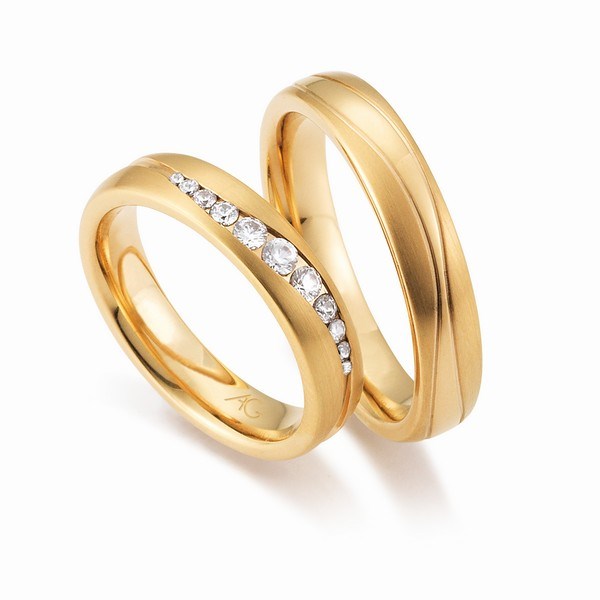 Stilfulde Gerstner vielsesringe i 9 eller 14 karat rosaguld med 11 diamanter