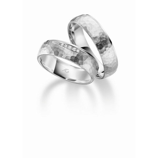 Rustik Gerstner vielsesringe i 9 eller 14 karat hvidguld med 0,036 ct diamanter