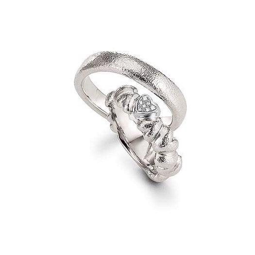 Romantiske Aagaard vielsesringe i 14 karat hvidguld med 0,02 ct diamanter og hjerteformet detalje