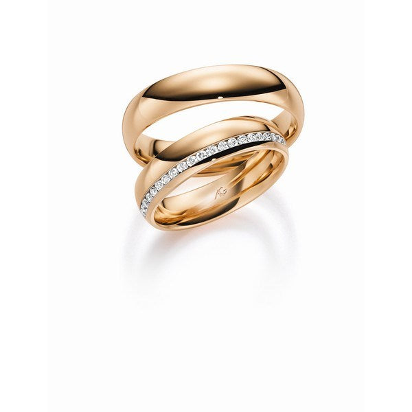 Klassiske Gerstner vielsesringe i 9 eller 14 karat rosaguld med 0,21 ct diamanter – blankpolerede, 5 mm brede ringe.