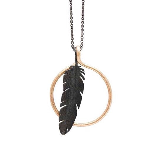 Heiring vedhæng sæt med drømmefanger i forgyldt sølv og fjer i sort oxyderet sølv, stor (38 mm)