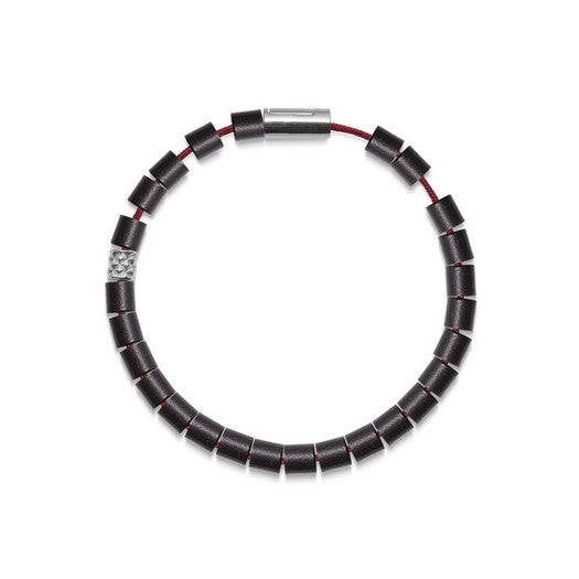 Black Sun armbånd fra Mads Z i rød nylon med sølvlås og sorte træ- og sølvperler.