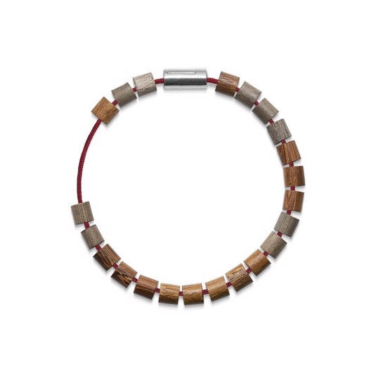 Mads Z armbånd i rød nylon med brun og grå driftwood perler, 16,5–21 cm