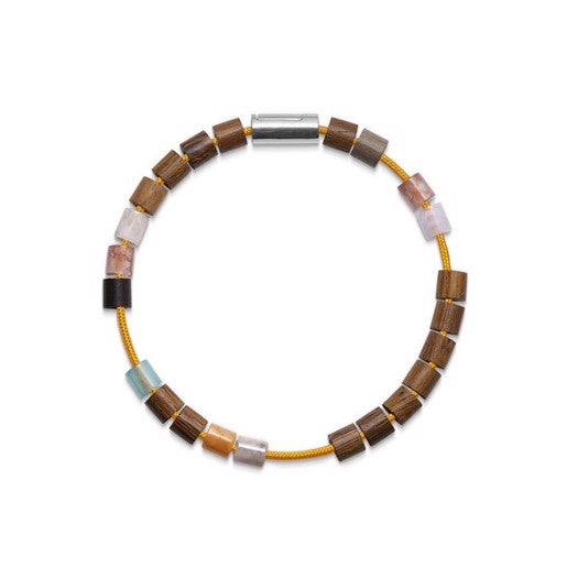 FULONG BEACH perlearmbånd fra Mads Z i gul nylonsnor med sølvlås og farvede stenperler