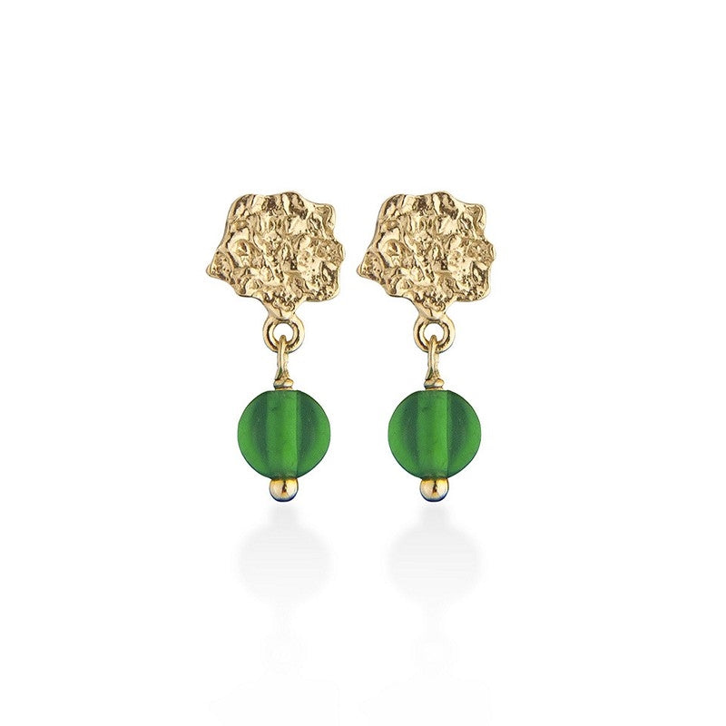 I AM GOLD Mini øreringe i forgyldt sølv med grøn agat fra Jeberg Jewellery
