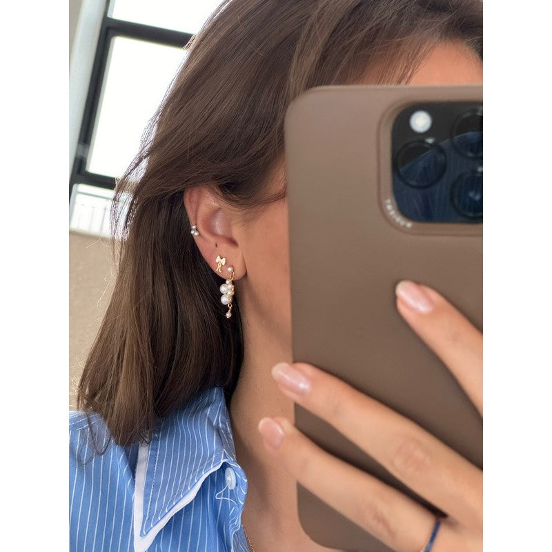 Jeberg Jewellery øreringe i forgyldt sølv med hvid emalje