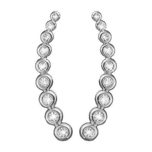 Topaz Snow Ball sølvøreringe fra Christina Jewelry & Watches med 9 ægte topaser i cirkulært design.