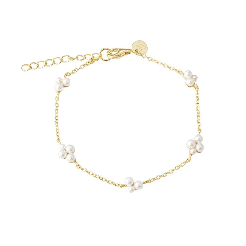 Aqua Dulce Luna Cluster armbånd i 925 sterlingsølv med 14 karat forgyldning og små perleklynger, 17+3 cm.