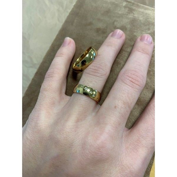 Eksklusive Scrouples vielsesringe i 14 kt hvidguld, blank, 6 mm med Vandmandens stjernebillede