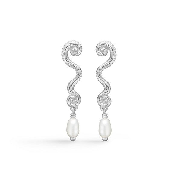 Wave ørestikker i sølv med ferskvandsperler fra Studio Z