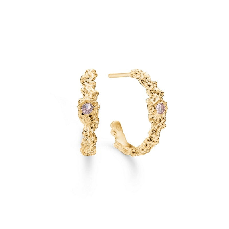 Chamber øreringe fra Studio Z i 18 karat forgyldt sterlingsølv med rosa zirkonia.