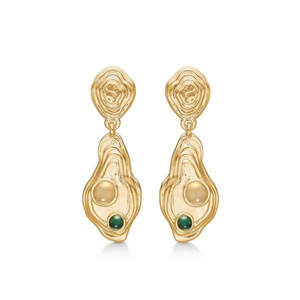 Shell øreringe fra Studio Z i 18 karat forgyldt sølv med grøn zirkonia