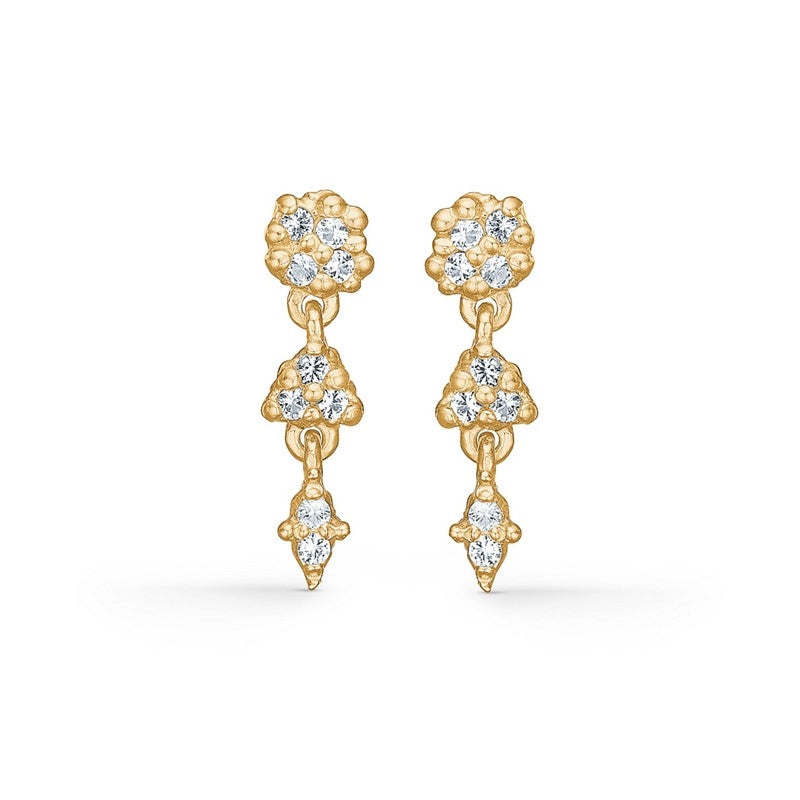 Cluster øreringe fra Studio Z i 18 karat forgyldt sterlingsølv med hvide zirkonia.